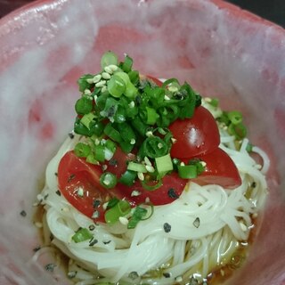 いつもの素麺をオリーブ油でパスタ風に！